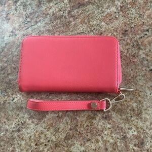 Thirty-One Slim Wallet  & Wristlet Strap Coastal Coral Smooth Pebble